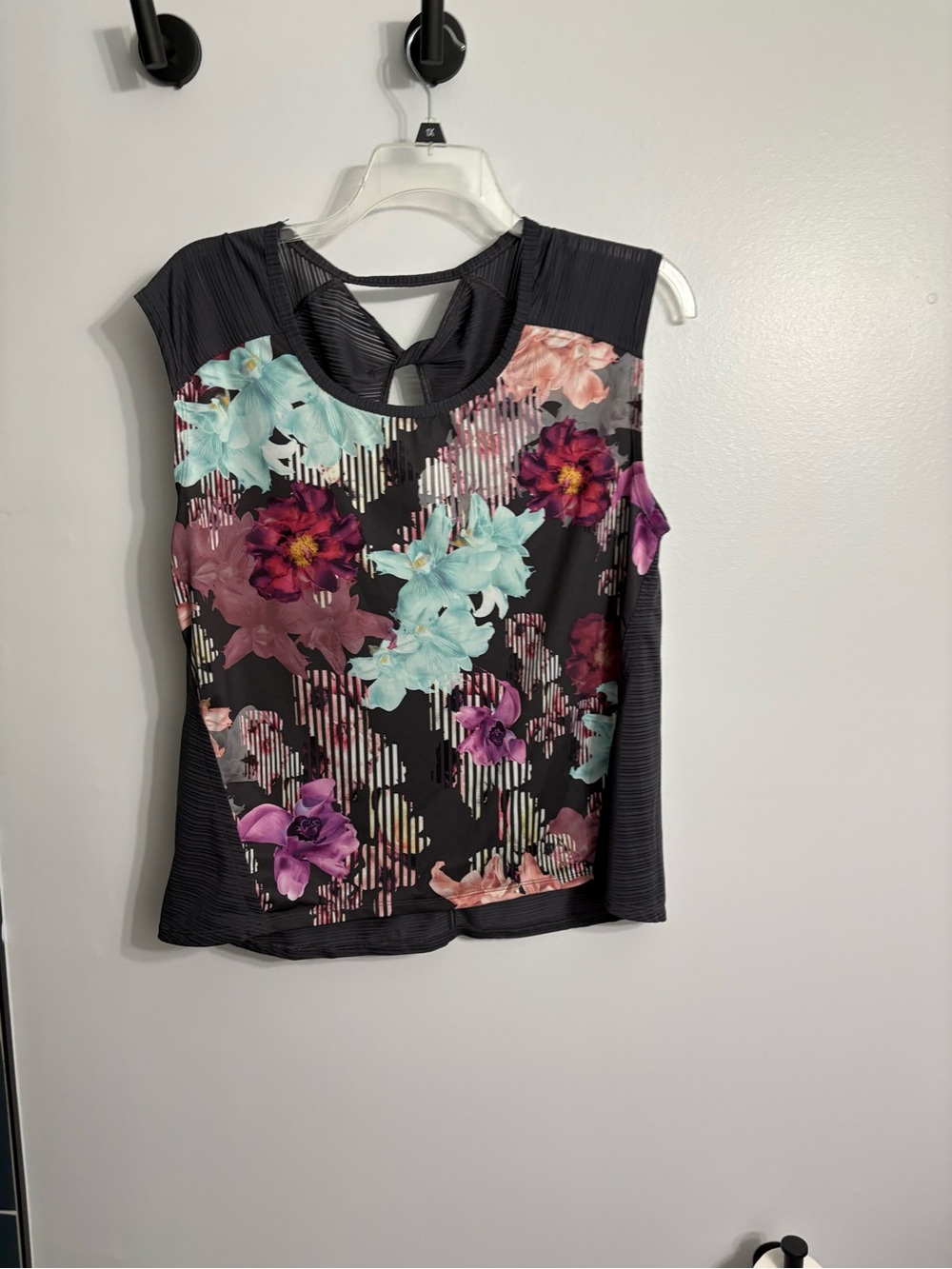 Women’s Moody Floral cap Sleeve Shirt XL Exercise Gym Top Botanical work out